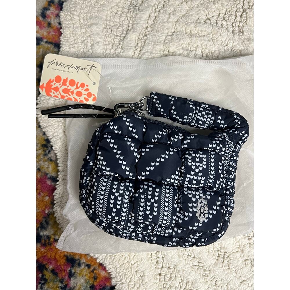 Free People Printed Micro Pouch Bag Chevron Stitch Dark Navy Blue & White - Picture 4 of 8